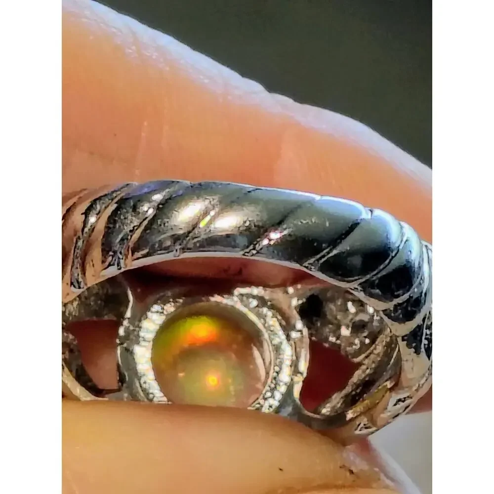 Silver Tone Opalescent Glass Cabochon Ring Size 9